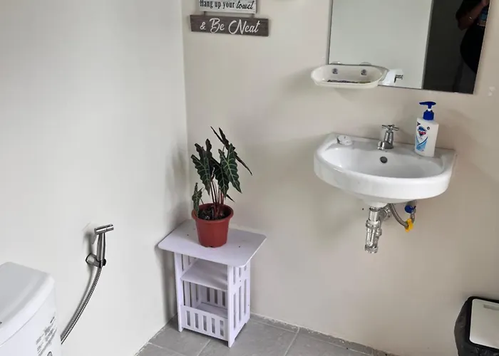 Sondela Lambug 1br Hut 4* Badian